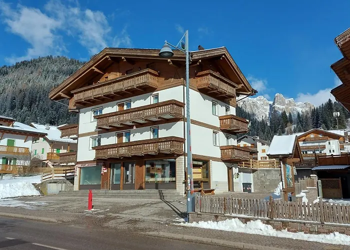 Mansarda Dolores Apartmán Canazei